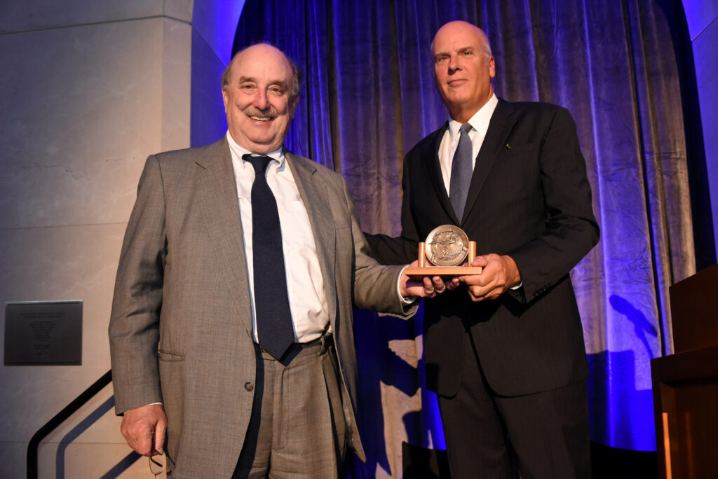 SFAS honors William R. Hearst III with Achievement in Aviation Award
